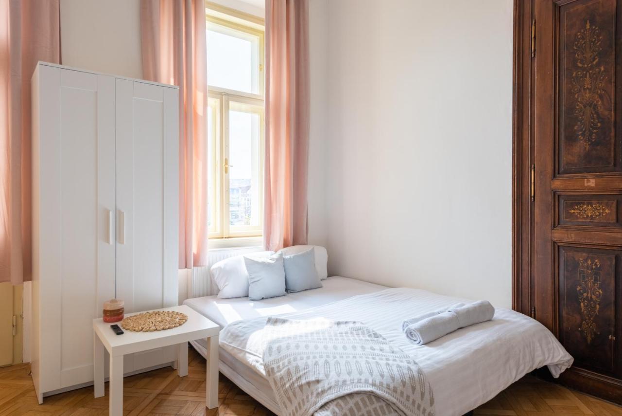 Residence Tesnov Apartment Praga Zewnętrze zdjęcie
