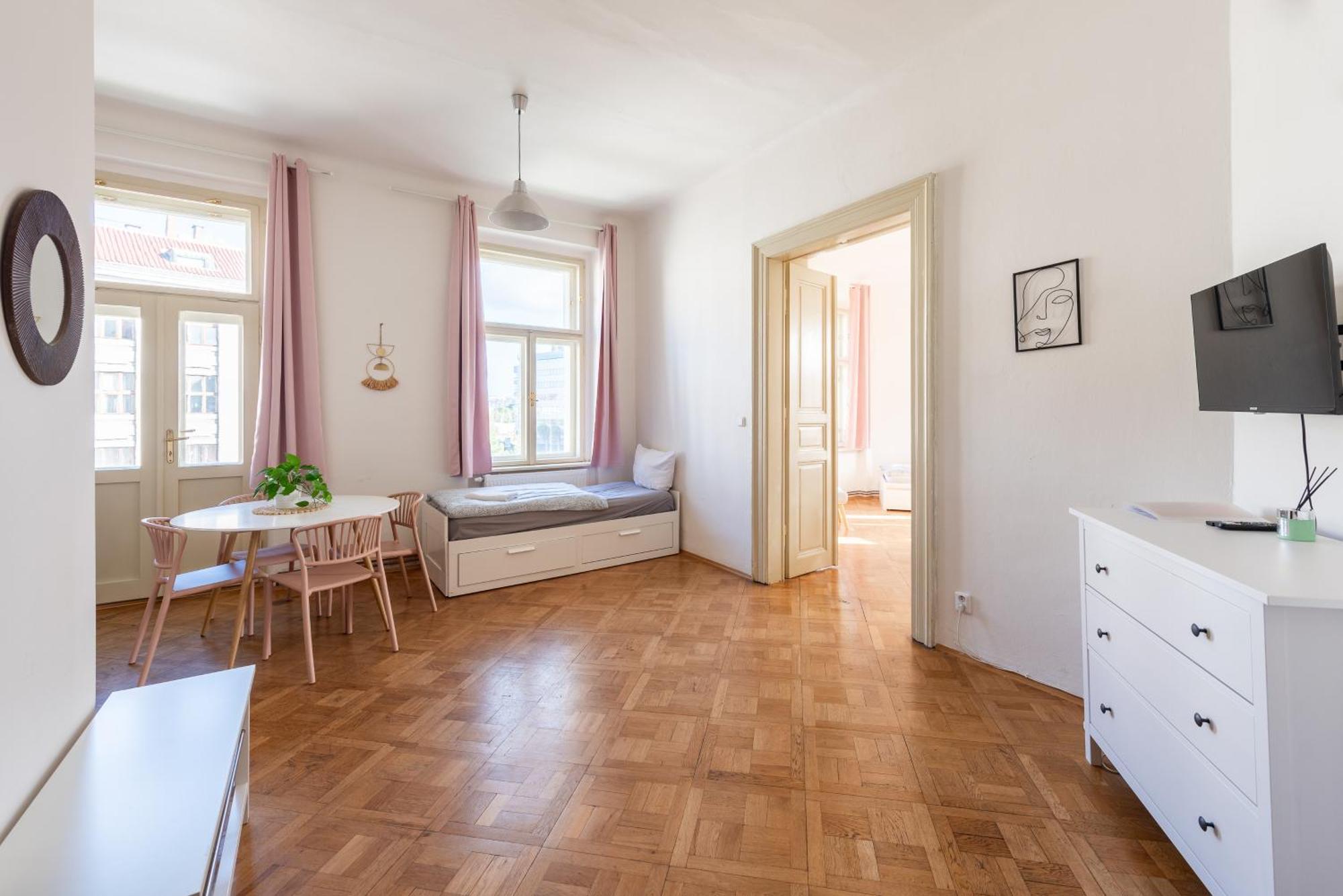 Residence Tesnov Apartment Praga Zewnętrze zdjęcie